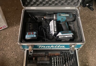 Location Visseuse perceuse Sans-fil Makita à Pissos